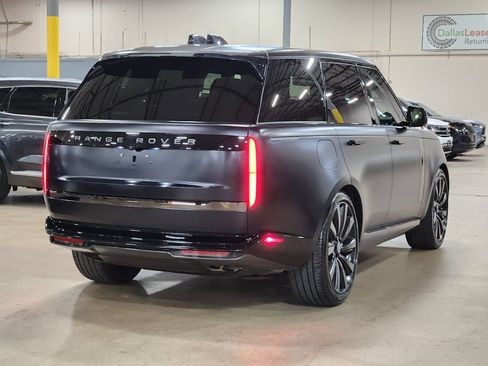Used 2024 Land Rover Range Rover SV AWD/4WD image 8