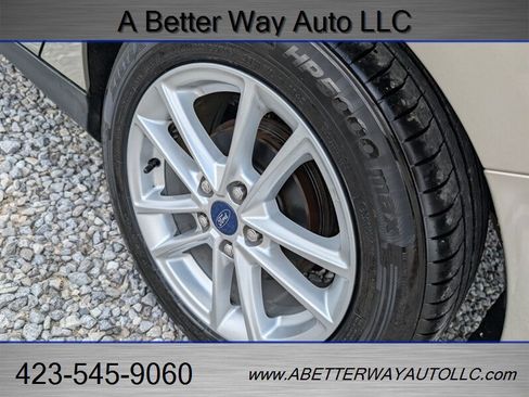 Used 2016 Ford Focus SE FWD image 19