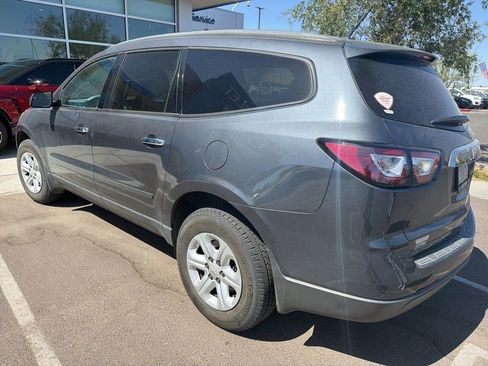 Used 2013 Chevrolet Traverse LS FWD image 2