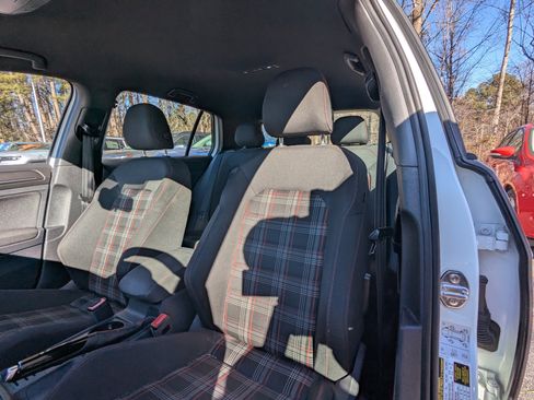 Used 2018 Volkswagen GTI S image 3