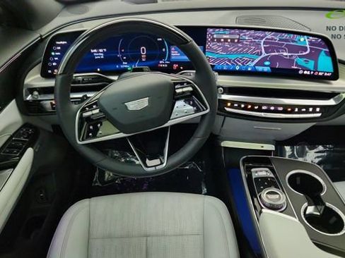 Used 2024 Cadillac Lyriq Luxury AWD/4WD image 37