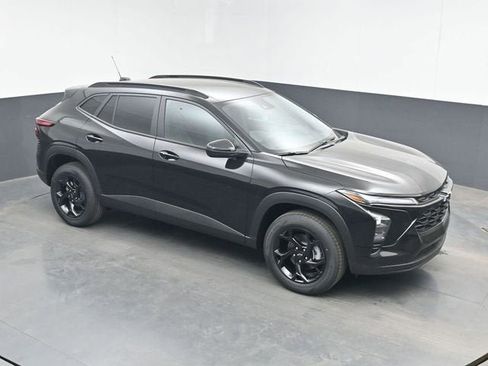 New 2026 Chevrolet Trax LT w/ Driver Confidence Package FWD image 1