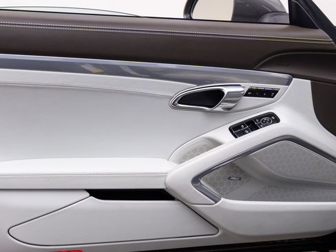 Used 2012 Porsche 911 Carrera S image 12