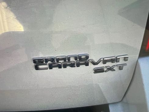 Used 2010 Dodge Grand Caravan SXT w/ Trailer Tow Group image 7