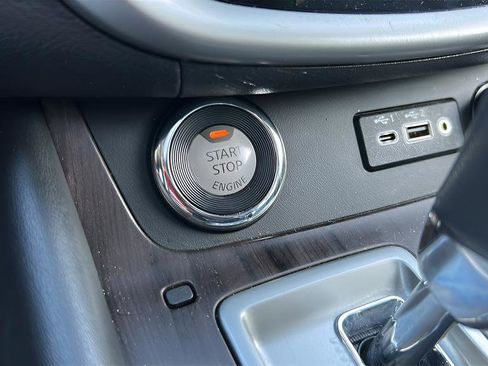 Used 2019 Nissan Murano Platinum w/ Cargo Package FWD image 25