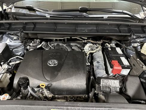 Used 2021 Toyota Highlander XLE image 26