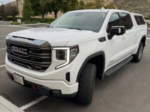 Used 2023 GMC Sierra 1500 AT4 w/ AT4 Premium Package AWD/4WD image 8