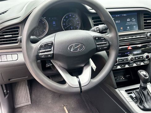 Used 2020 Hyundai Elantra SEL w/ Cargo Package (C1) FWD image 11