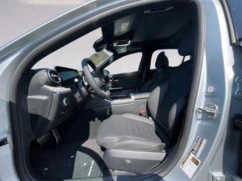 Used 2025 Mercedes-Benz C 300 4MATIC Sedan image 6
