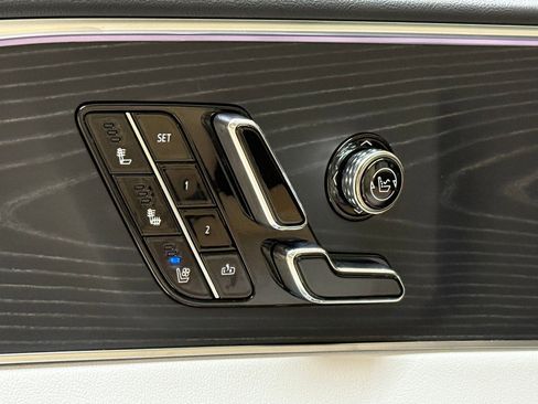 New 2026 Cadillac Lyriq Premium Luxury image 19