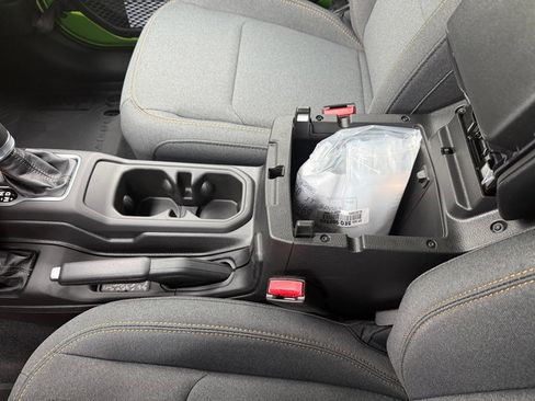 New 2025 Jeep Gladiator Sport image 26