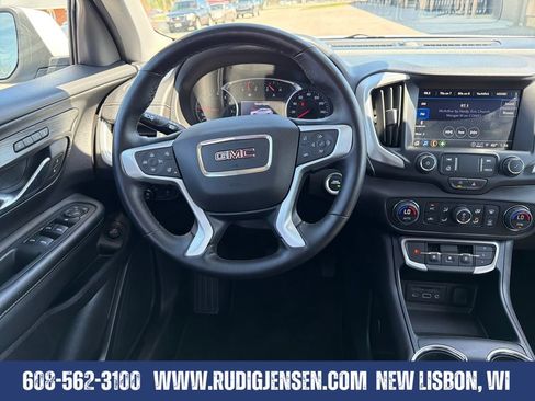 Used 2024 GMC Terrain SLT AWD/4WD image 13