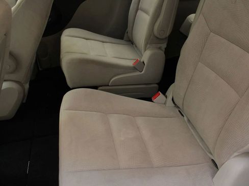 Used 2016 Dodge Grand Caravan SE w/ Quick Order Package 29E SE FWD image 37