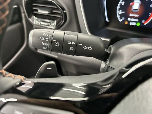 Used 2025 Honda Pilot Sport image 14