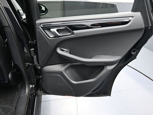 Certified 2023 Porsche Macan Turbo image 25