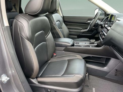 Used 2025 Nissan Pathfinder SL w/ SL Premium Package AWD/4WD image 22