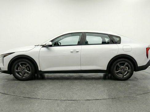 Used 2025 Kia K4 LXS image 5