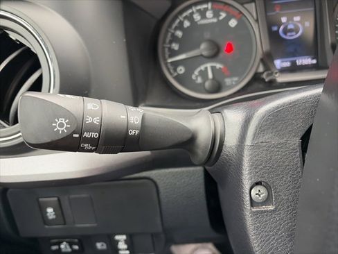 Used 2023 Toyota Tacoma TRD Off-Road image 28