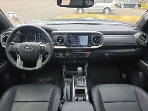 Used 2023 Toyota Tacoma Limited w/ Nightshade Package AWD/4WD image 9