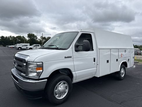 New 2026 Ford E-350 and Econoline 350 Super Duty w/ Power Equipment Group image 7
