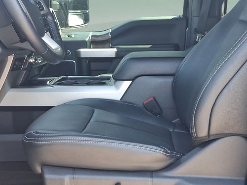 Used 2022 Ford F250 Lariat w/ Lariat Ultimate Package AWD/4WD image 11