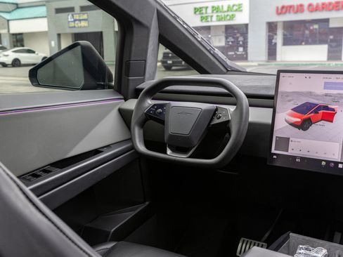 Used 2024 Tesla Cybertruck Cyberbeast AWD/4WD image 28