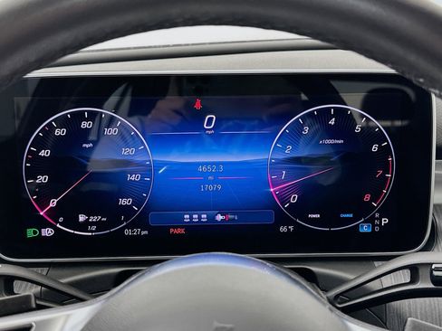 Used 2025 Mercedes-Benz C 300 Sedan image 13