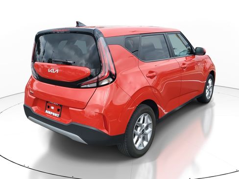 Used 2025 Kia Soul LX w/ LX Technology Package image 4