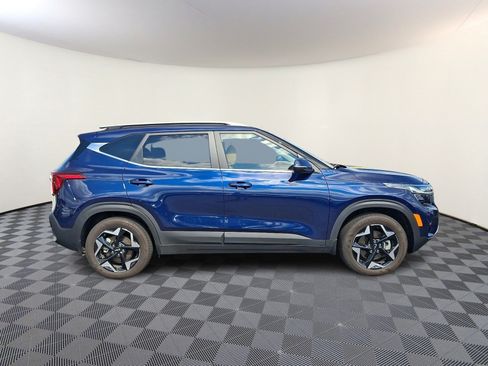 Used 2024 Kia Seltos EX AWD/4WD image 7