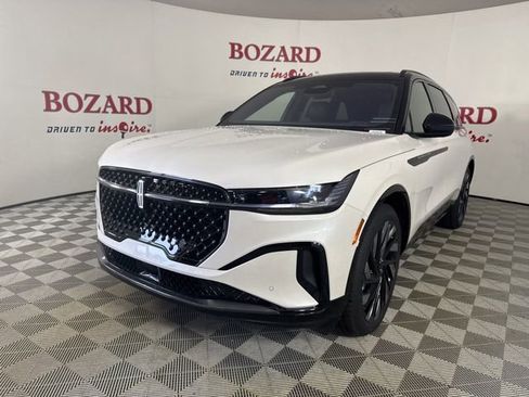 New 2025 Lincoln Nautilus Reserve w/ Jet Appearance Package image 3