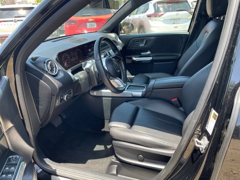 Used 2025 Mercedes-Benz GLB 250 4MATIC image 28