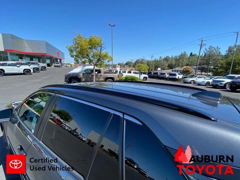 Certified 2022 Toyota RAV4 XLE w/ Convenience Package AWD/4WD image 10