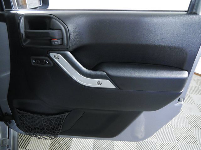 Used 2014 Jeep Wrangler Unlimited Rubicon w/ Dual Top Group AWD/4WD image 12