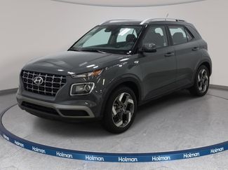 Used 2025 Hyundai Venue SEL FWD video 1
