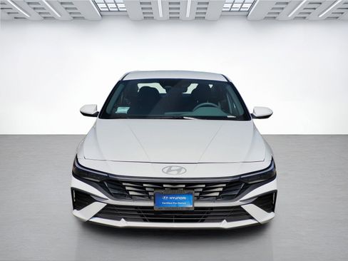 Certified 2025 Hyundai Elantra Hybrid FWD image 2