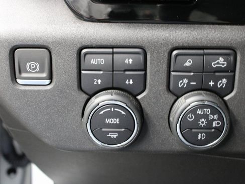 Used 2023 Chevrolet Silverado 1500 ZR2 image 58