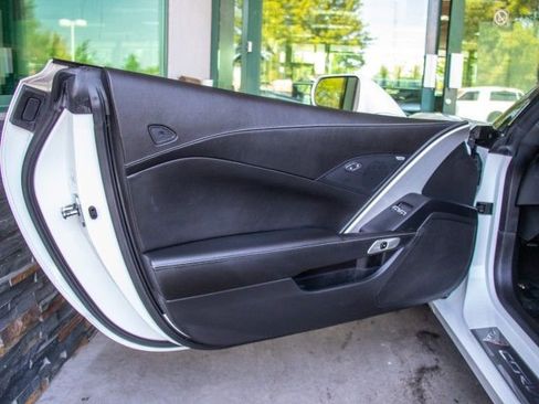 Used 2016 Chevrolet Corvette Z06 w/ Chrome Badge Package image 9