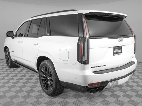 Used 2023 Cadillac Escalade V w/ LPO, ONYX Package AWD/4WD image 6