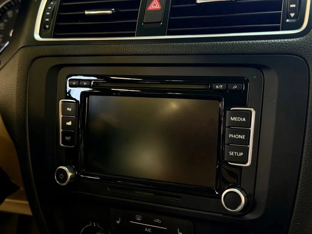 Used 2014 Volkswagen Jetta TDI FWD image 36