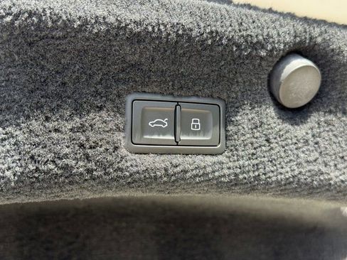 Used 2023 Bentley Continental GT V8 image 35