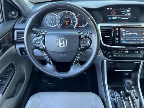 Certified 2017 Honda Accord Touring image 28