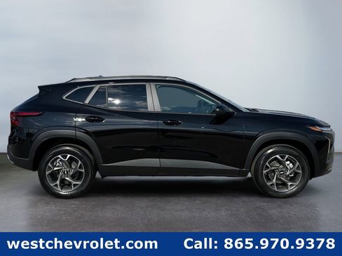 New 2026 Chevrolet Trax LT w/ Driver Confidence Package image 2