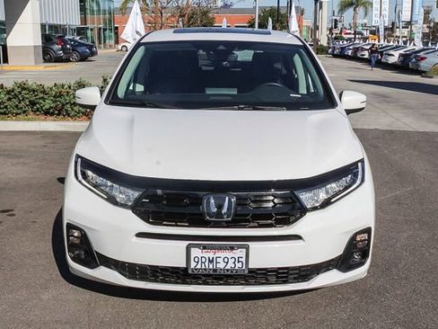 Used 2025 Honda Odyssey Touring image 2