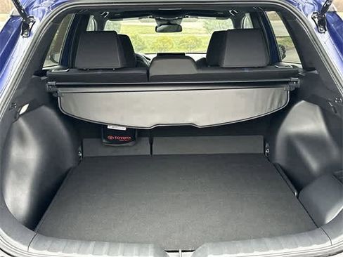 Used 2023 Toyota Corolla Cross SE image 25