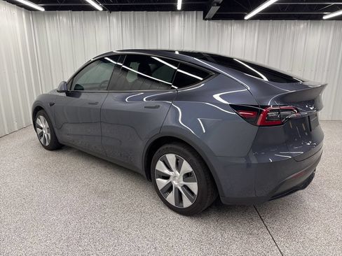 Used 2023 Tesla Model Y Long Range AWD/4WD image 4