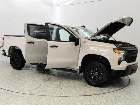 Used 2026 Chevrolet Silverado 1500 Custom Trail Boss AWD/4WD image 9