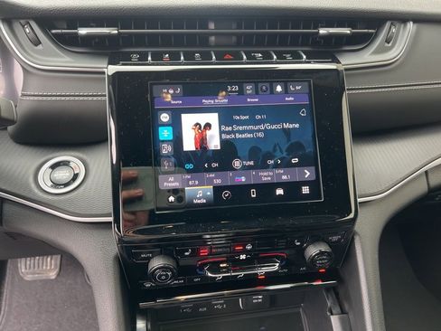 New 2025 Jeep Grand Cherokee L Altitude AWD/4WD image 16