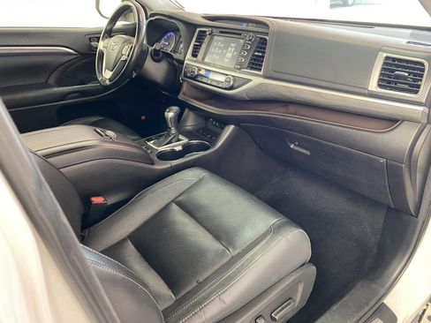Used 2018 Toyota Highlander Limited AWD/4WD image 8