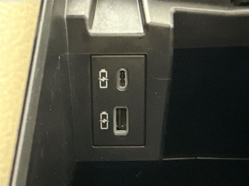 Certified 2023 Toyota Sienna XLE image 34