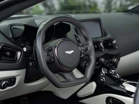 Used 2023 Aston Martin V8 Vantage V8 image 5